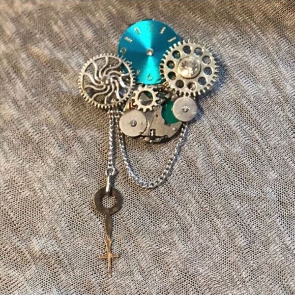 Watch Face Steampunk Silver and Teal Brooch Pin - Picture 1 of 7